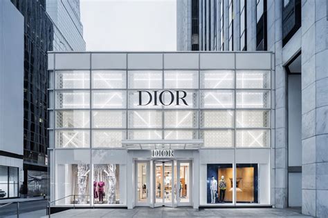 Temporary Dior Store Opens on Fifth Avenue [PHOTOS] 